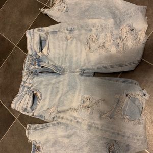American Eagle Mom jeans size 2 regular